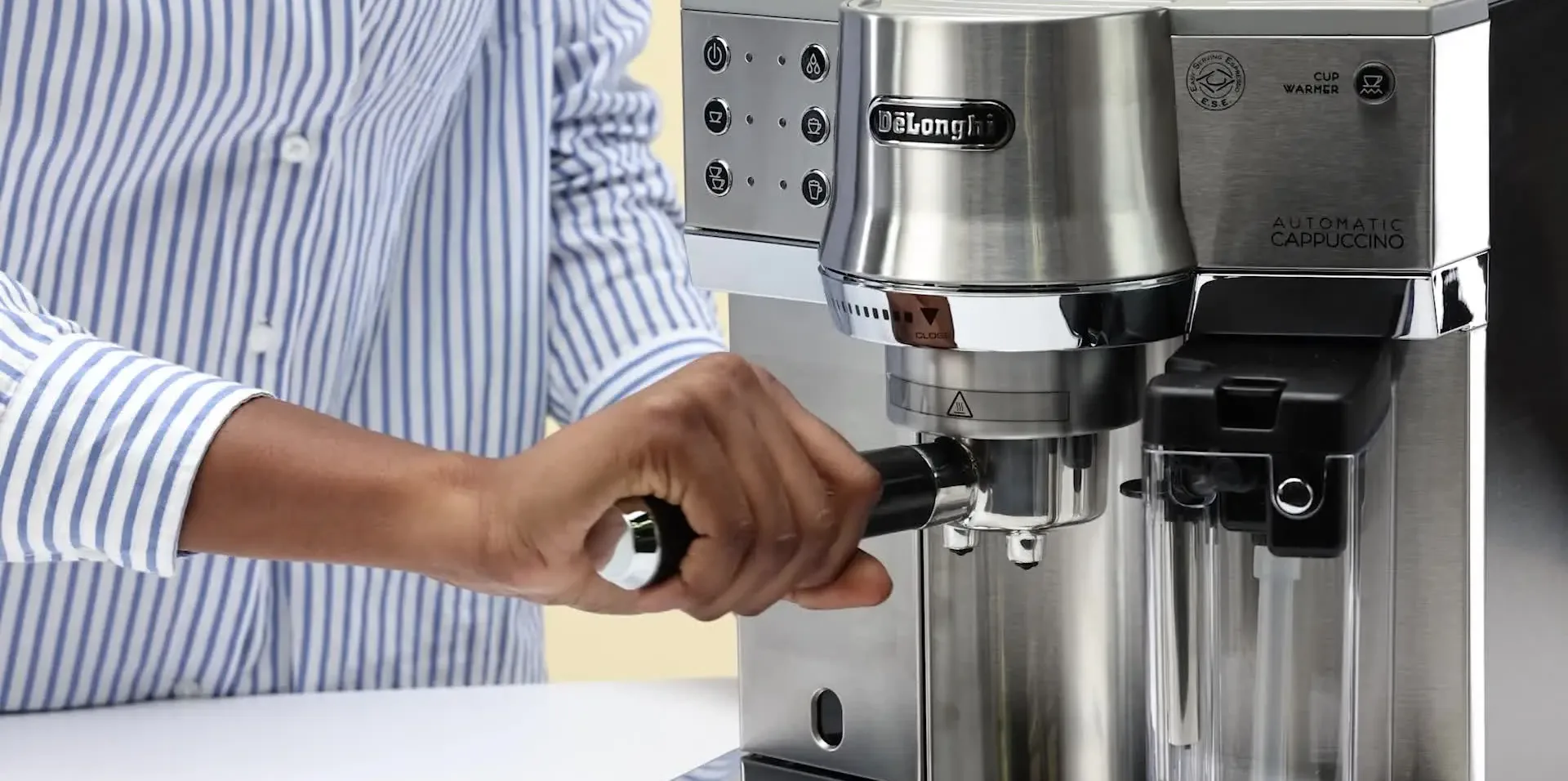 چگونه دستگاه قهوه ساز دلونگی را رسوب زدایی کنیم